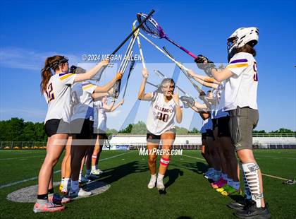 Thumbnail 3 in Bellbrook vs. Chaminade Julienne Catholic (OHSAA Division II Region 7 Round 1) photogallery.