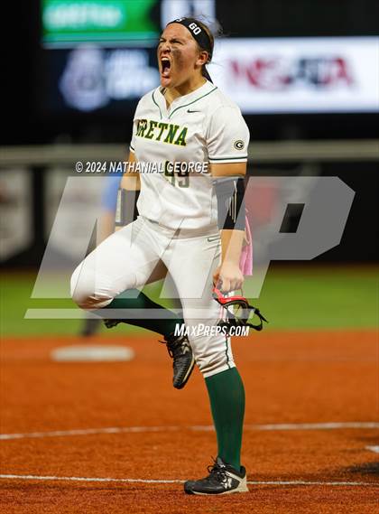 Thumbnail 1 in Gretna vs. Millard North (NSAA Class A Final) photogallery.