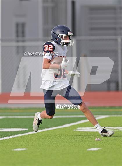 Thumbnail 3 in FR: Legend @ Regis Jesuit photogallery.