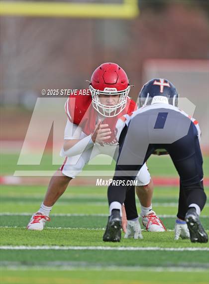 Thumbnail 3 in FR: Legend @ Regis Jesuit photogallery.