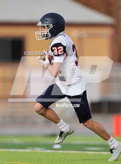 Thumbnail 1 in FR: Legend @ Regis Jesuit photogallery.