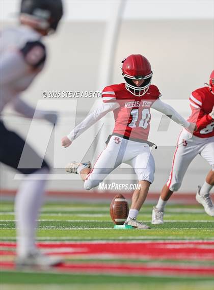 Thumbnail 3 in FR: Legend @ Regis Jesuit photogallery.