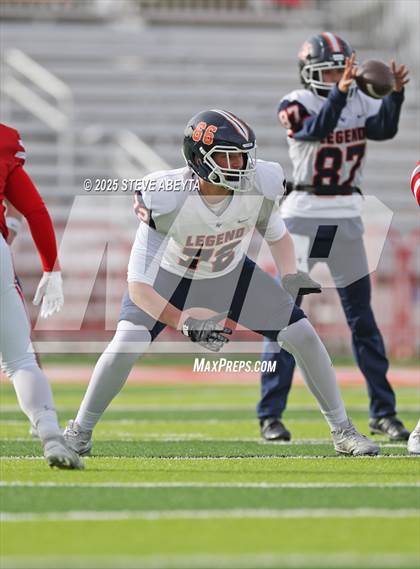 Thumbnail 3 in FR: Legend @ Regis Jesuit photogallery.