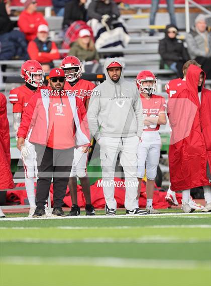 Thumbnail 3 in FR: Legend @ Regis Jesuit photogallery.