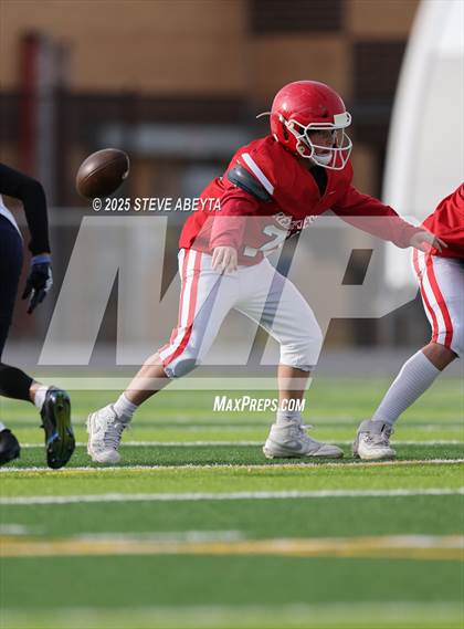 Thumbnail 3 in FR: Legend @ Regis Jesuit photogallery.