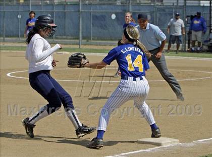 Thumbnail 1 in Elizabeth Learning Center vs. LACES (CIF LA City Section Small School Final) photogallery.