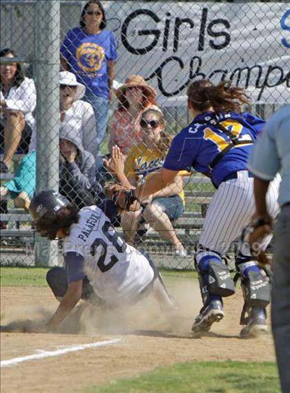Thumbnail 3 in Elizabeth Learning Center vs. LACES (CIF LA City Section Small School Final) photogallery.