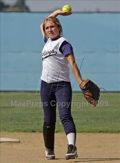Thumbnail 3 in Elizabeth Learning Center vs. LACES (CIF LA City Section Small School Final) photogallery.