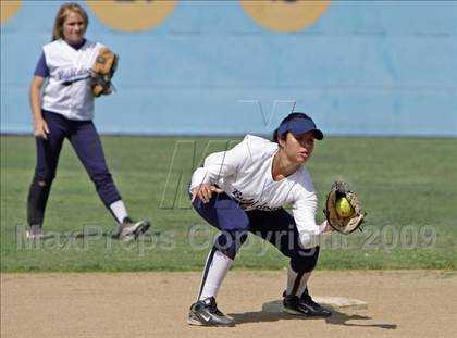 Thumbnail 3 in Elizabeth Learning Center vs. LACES (CIF LA City Section Small School Final) photogallery.