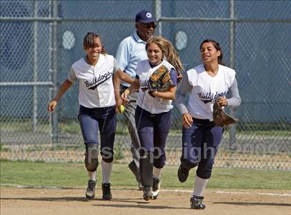 Thumbnail 1 in Elizabeth Learning Center vs. LACES (CIF LA City Section Small School Final) photogallery.