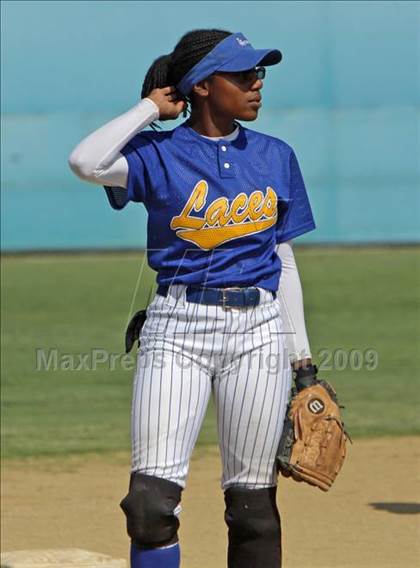 Thumbnail 3 in Elizabeth Learning Center vs. LACES (CIF LA City Section Small School Final) photogallery.