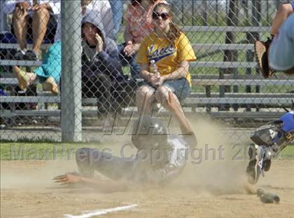Thumbnail 3 in Elizabeth Learning Center vs. LACES (CIF LA City Section Small School Final) photogallery.