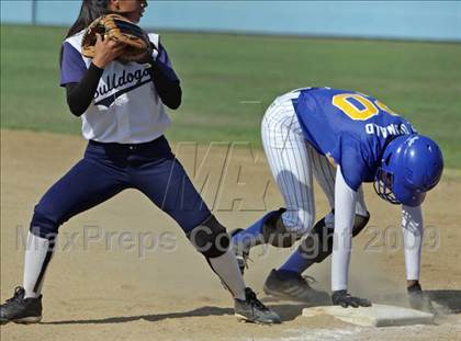 Thumbnail 1 in Elizabeth Learning Center vs. LACES (CIF LA City Section Small School Final) photogallery.
