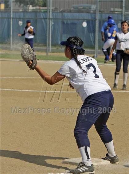Thumbnail 2 in Elizabeth Learning Center vs. LACES (CIF LA City Section Small School Final) photogallery.