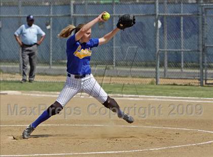 Thumbnail 2 in Elizabeth Learning Center vs. LACES (CIF LA City Section Small School Final) photogallery.
