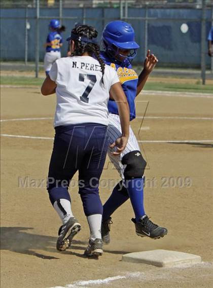 Thumbnail 1 in Elizabeth Learning Center vs. LACES (CIF LA City Section Small School Final) photogallery.
