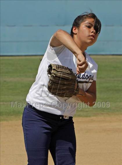 Thumbnail 3 in Elizabeth Learning Center vs. LACES (CIF LA City Section Small School Final) photogallery.
