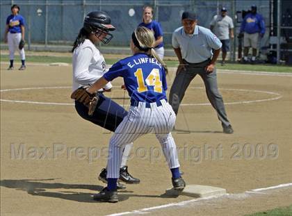 Thumbnail 2 in Elizabeth Learning Center vs. LACES (CIF LA City Section Small School Final) photogallery.