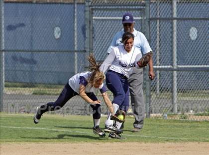 Thumbnail 2 in Elizabeth Learning Center vs. LACES (CIF LA City Section Small School Final) photogallery.
