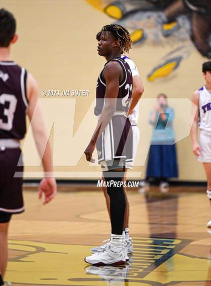 Thumbnail 3 in Thrall vs Flatonia (UIL 2A Reg IV Bi-District) photogallery.
