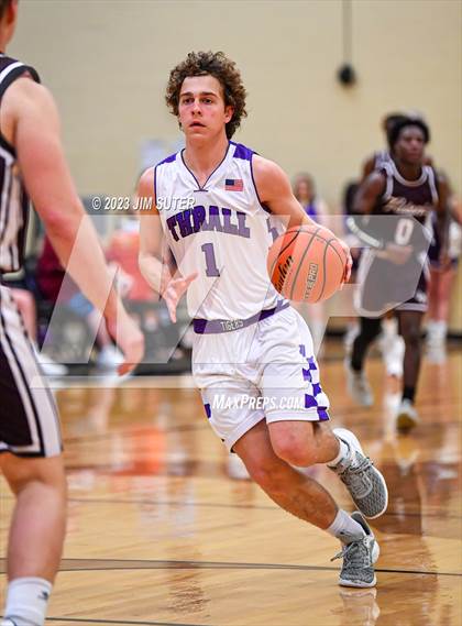 Thumbnail 2 in Thrall vs Flatonia (UIL 2A Reg IV Bi-District) photogallery.