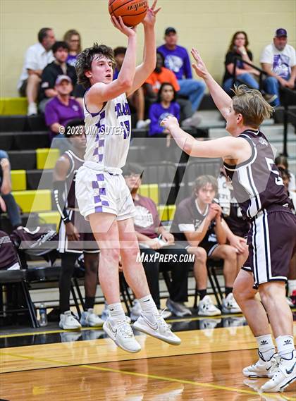 Thumbnail 1 in Thrall vs Flatonia (UIL 2A Reg IV Bi-District) photogallery.