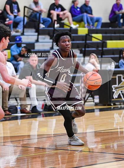 Thumbnail 2 in Thrall vs Flatonia (UIL 2A Reg IV Bi-District) photogallery.