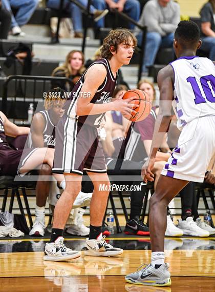 Thumbnail 3 in Thrall vs Flatonia (UIL 2A Reg IV Bi-District) photogallery.