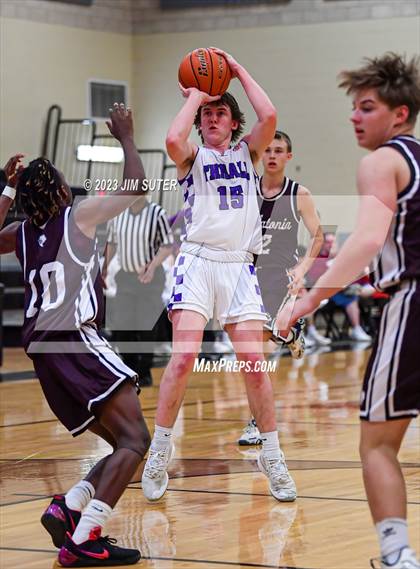 Thumbnail 1 in Thrall vs Flatonia (UIL 2A Reg IV Bi-District) photogallery.