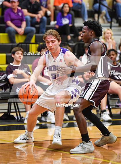 Thumbnail 3 in Thrall vs Flatonia (UIL 2A Reg IV Bi-District) photogallery.