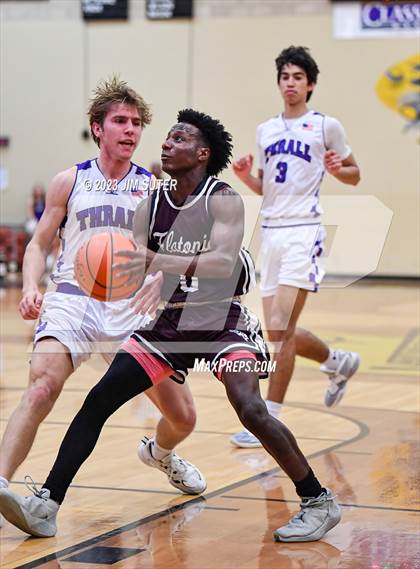 Thumbnail 2 in Thrall vs Flatonia (UIL 2A Reg IV Bi-District) photogallery.