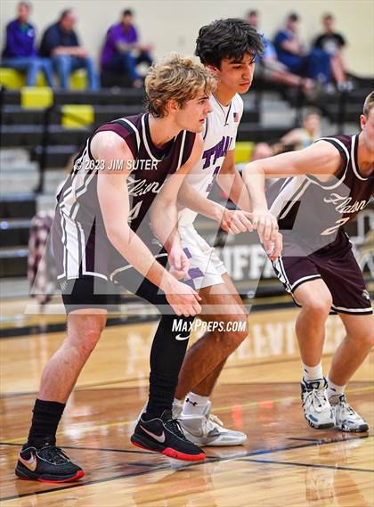 Thumbnail 1 in Thrall vs Flatonia (UIL 2A Reg IV Bi-District) photogallery.