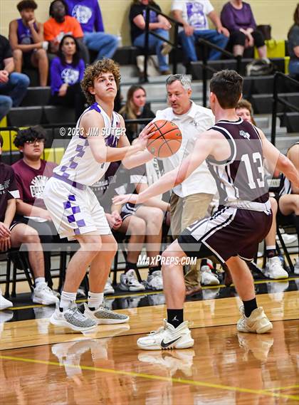 Thumbnail 1 in Thrall vs Flatonia (UIL 2A Reg IV Bi-District) photogallery.