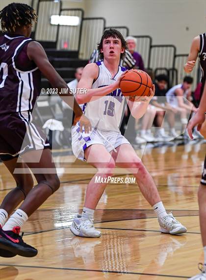 Thumbnail 3 in Thrall vs Flatonia (UIL 2A Reg IV Bi-District) photogallery.