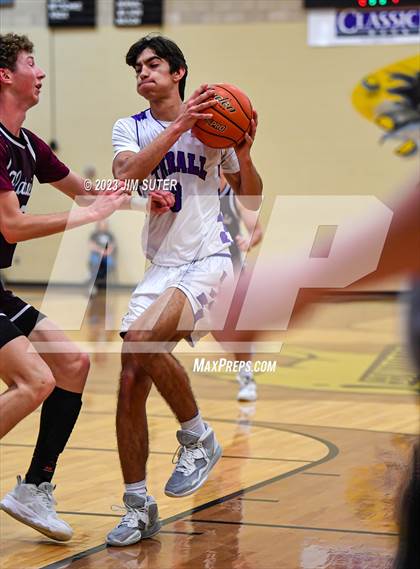 Thumbnail 1 in Thrall vs Flatonia (UIL 2A Reg IV Bi-District) photogallery.