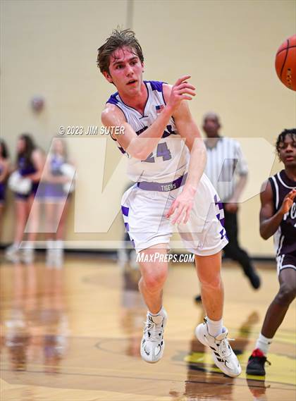 Thumbnail 2 in Thrall vs Flatonia (UIL 2A Reg IV Bi-District) photogallery.
