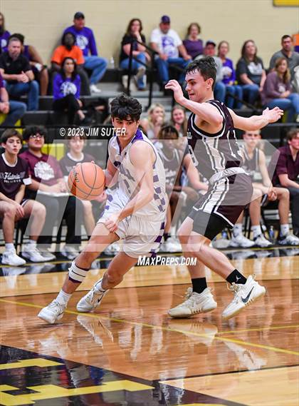 Thumbnail 3 in Thrall vs Flatonia (UIL 2A Reg IV Bi-District) photogallery.