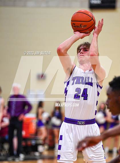 Thumbnail 3 in Thrall vs Flatonia (UIL 2A Reg IV Bi-District) photogallery.
