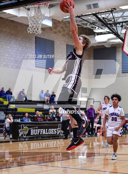 Thumbnail 1 in Thrall vs Flatonia (UIL 2A Reg IV Bi-District) photogallery.