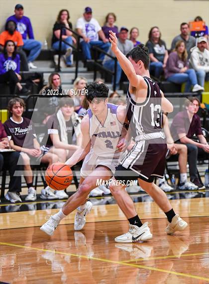 Thumbnail 1 in Thrall vs Flatonia (UIL 2A Reg IV Bi-District) photogallery.