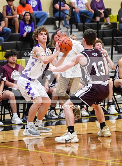 Thumbnail 2 in Thrall vs Flatonia (UIL 2A Reg IV Bi-District) photogallery.