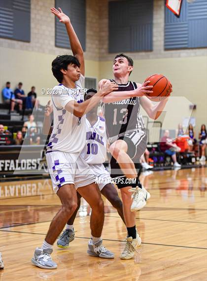 Thumbnail 3 in Thrall vs Flatonia (UIL 2A Reg IV Bi-District) photogallery.