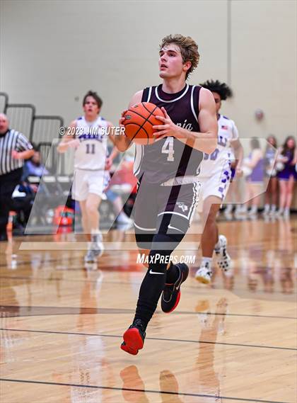 Thumbnail 1 in Thrall vs Flatonia (UIL 2A Reg IV Bi-District) photogallery.