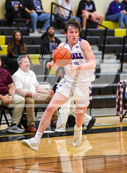 Thumbnail 2 in Thrall vs Flatonia (UIL 2A Reg IV Bi-District) photogallery.
