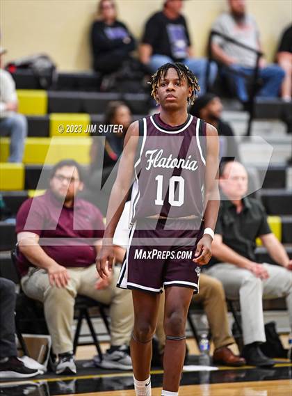 Thumbnail 3 in Thrall vs Flatonia (UIL 2A Reg IV Bi-District) photogallery.