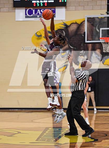 Thumbnail 1 in Thrall vs Flatonia (UIL 2A Reg IV Bi-District) photogallery.