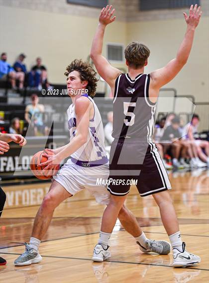 Thumbnail 1 in Thrall vs Flatonia (UIL 2A Reg IV Bi-District) photogallery.