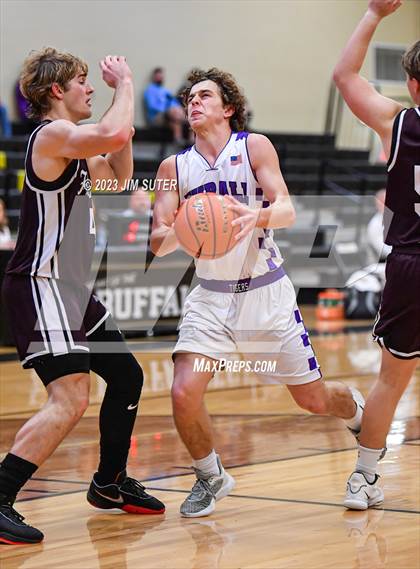 Thumbnail 2 in Thrall vs Flatonia (UIL 2A Reg IV Bi-District) photogallery.