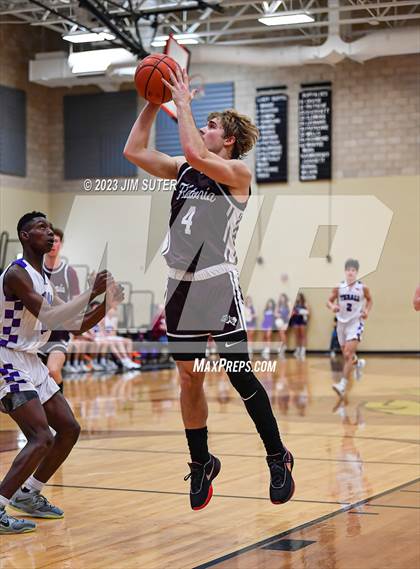 Thumbnail 1 in Thrall vs Flatonia (UIL 2A Reg IV Bi-District) photogallery.