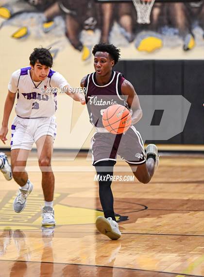 Thumbnail 1 in Thrall vs Flatonia (UIL 2A Reg IV Bi-District) photogallery.